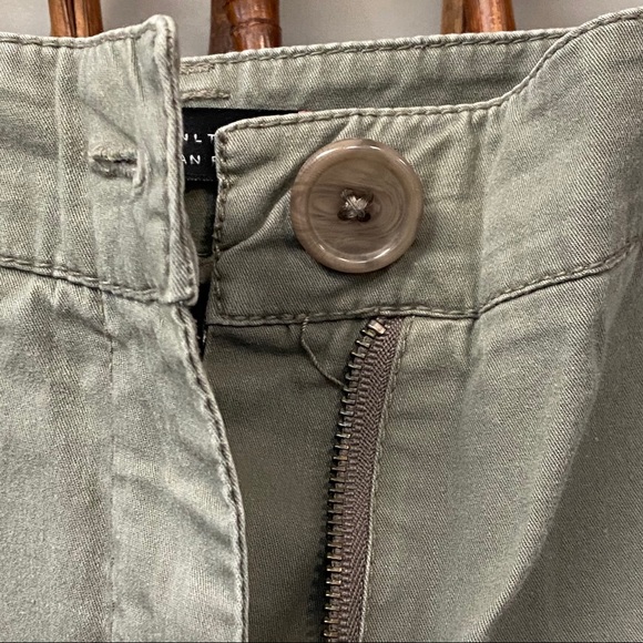 Sage Green Cargo Capris/10 - Picture 4 of 16